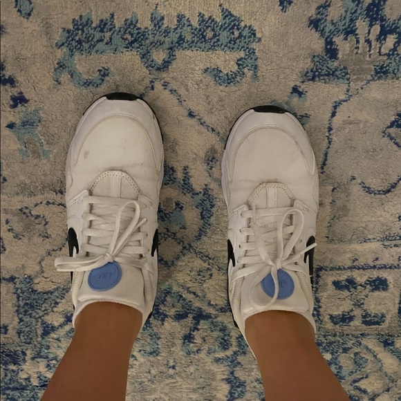 Nike sneaker - Picture 3 of 3